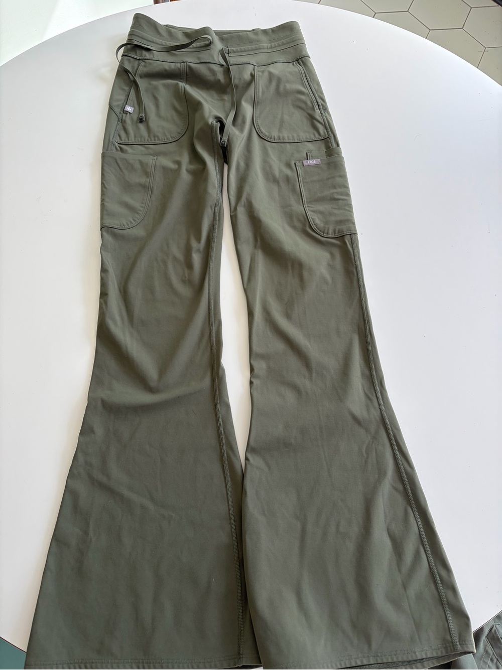 Figs Olive Green Women’s Scrub Top & Flare Pants Set - Picture 2 of 6